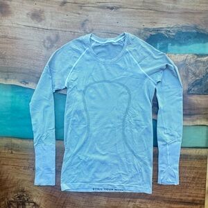 Lululemon Swiftly Tech Long Sleeve White w/ Navy Stripe Seamless Top, Sz 6